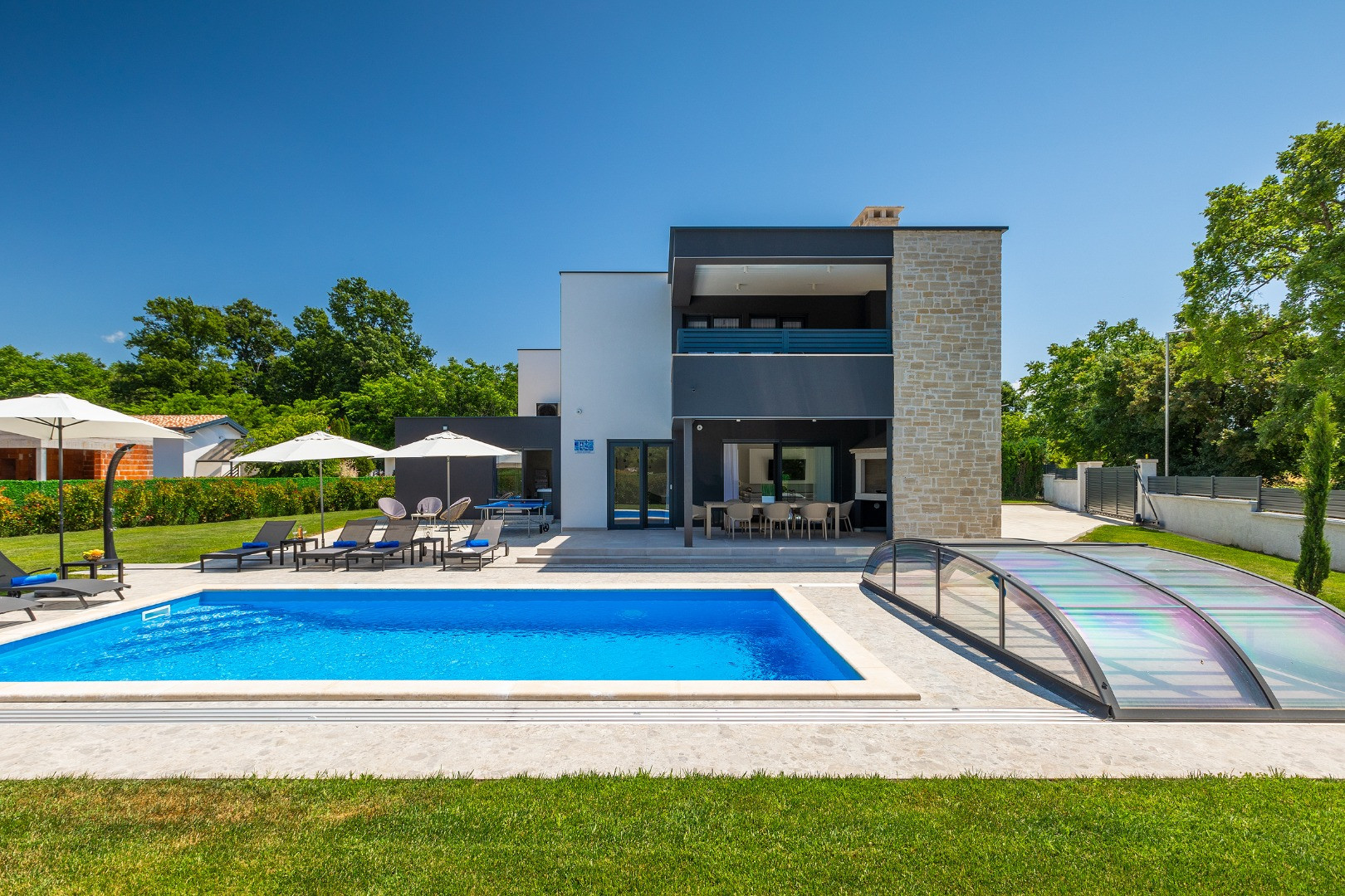 Villa Dell Re in Žminj - Designer villa with a heated pool, sauna, and jacuzzi, Designer Villa Dell Re with an indoor whirlpool in Žminj, Istria - Croatia Žminj